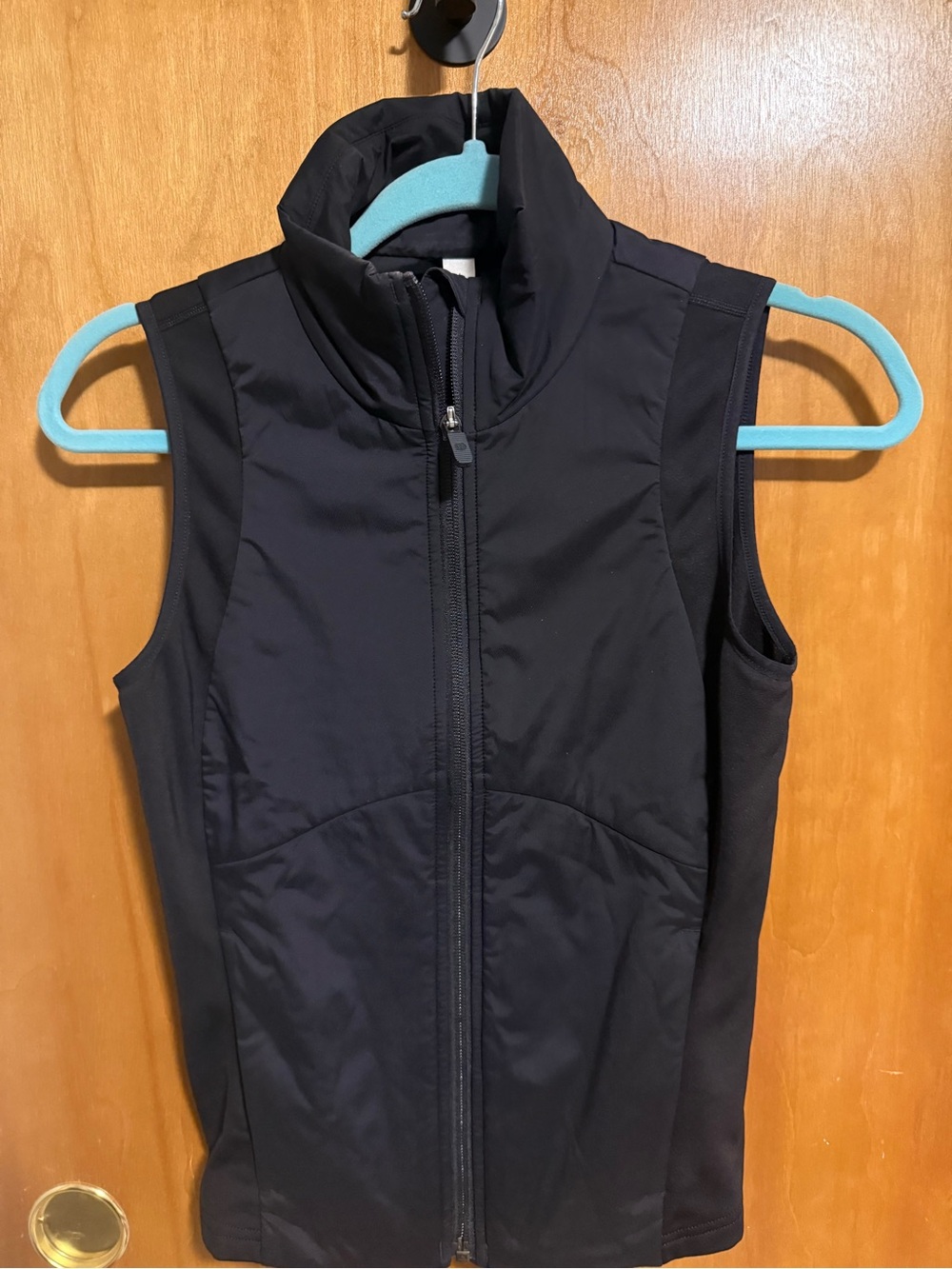lululemon athletica Black woman’s Sleeveless Puffer Vest